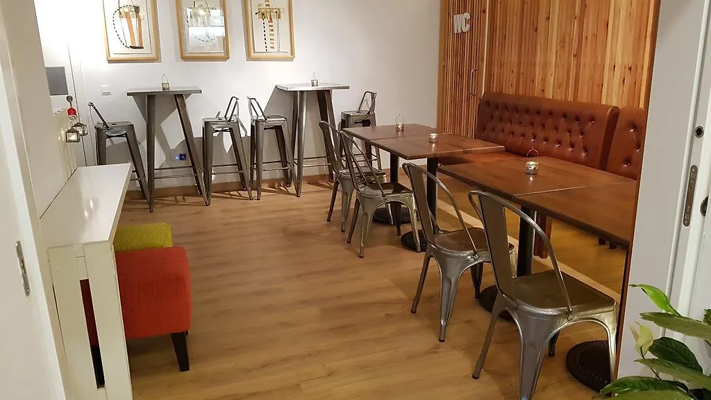 Hostal Boutique Los Geranios Del Pinar 토레몰리노스 0*,