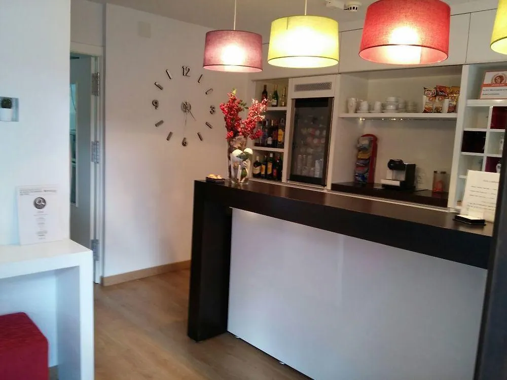 게스트하우스 Hostal Boutique Los Geranios Del Pinar 토레몰리노스
