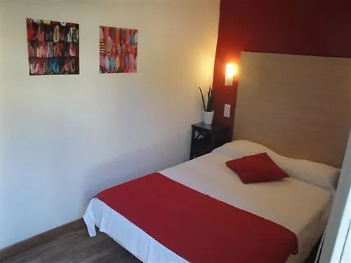 Hostal Boutique Los Geranios Del Pinar 토레몰리노스 0*,