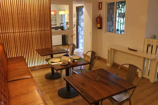Hostal Boutique Los Geranios Del Pinar 토레몰리노스 0*,
