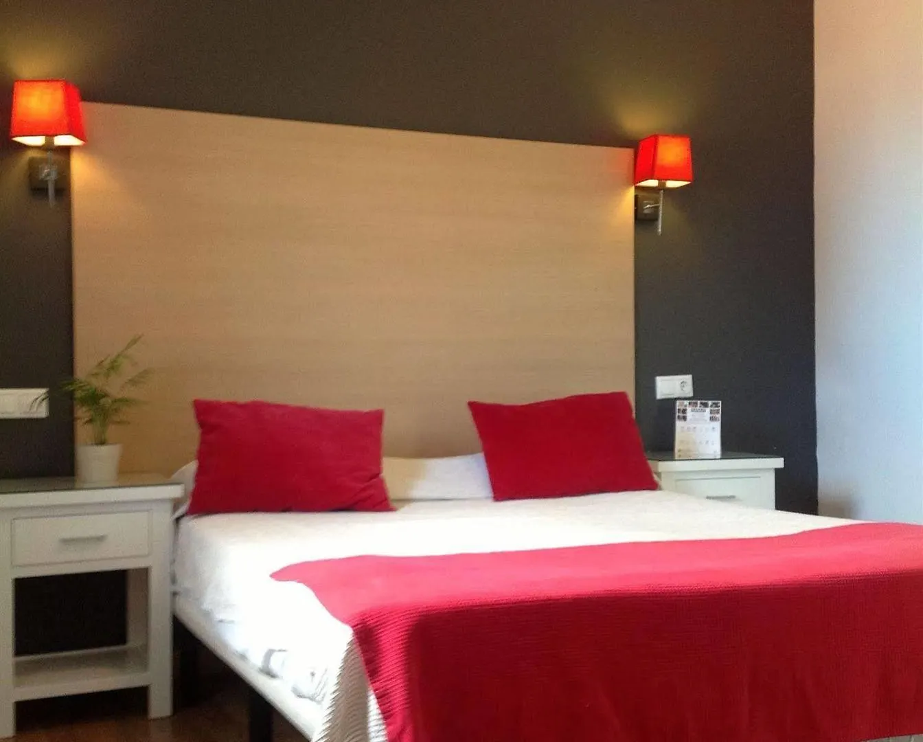 Hostal Boutique Los Geranios Del Pinar 토레몰리노스
