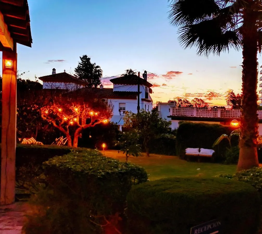 Hostal Boutique Los Geranios Del Pinar 토레몰리노스 0*,  스페인